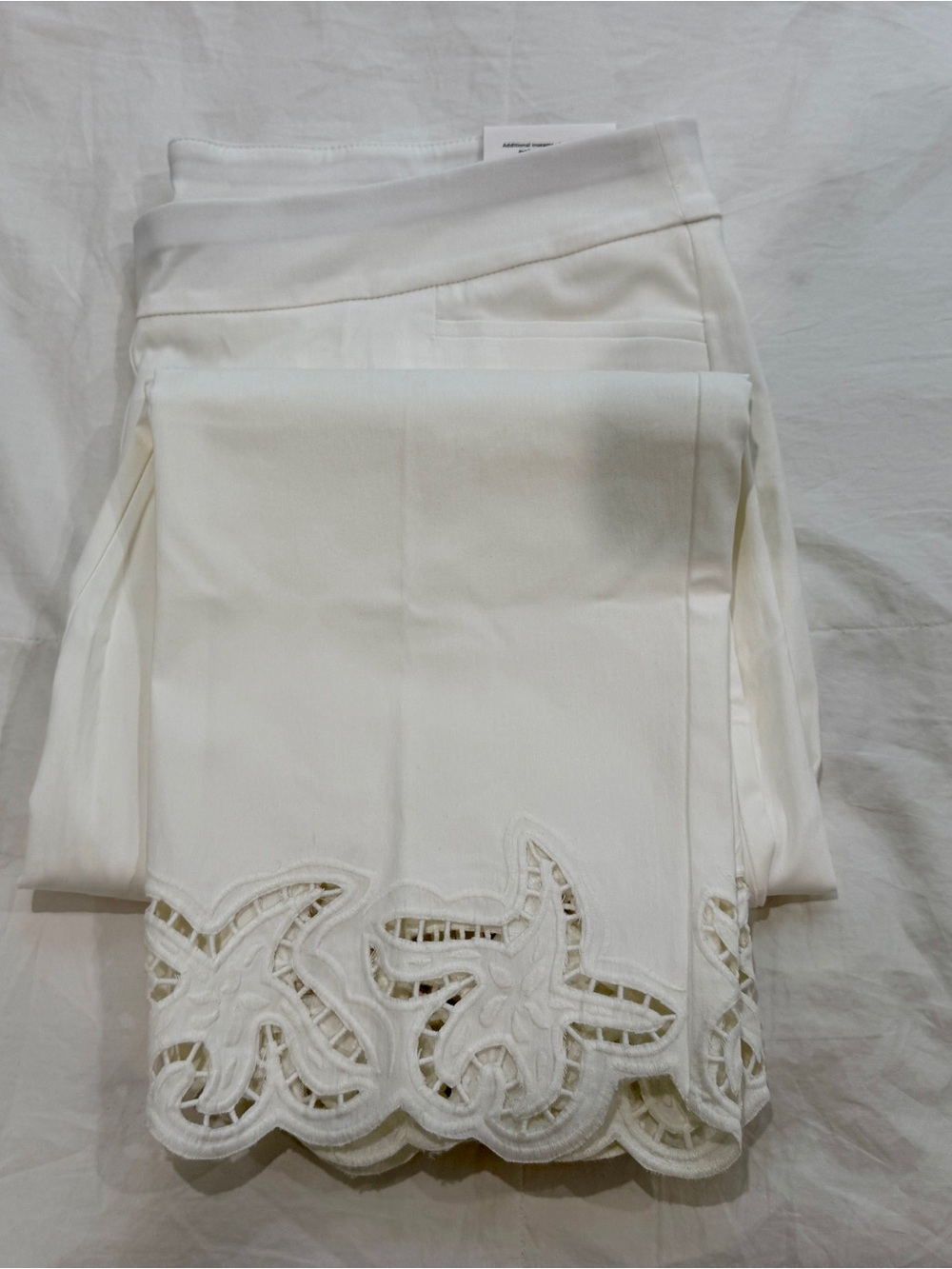 Chico's White Capri Pants with Scalloped Cutwork Hem